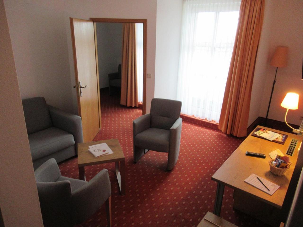 Hotel Markgraf Lehnin Eksteriør bilde